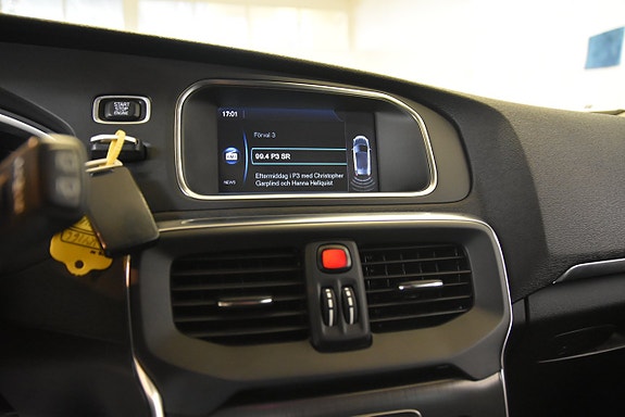 Volvo V40 10 of 13