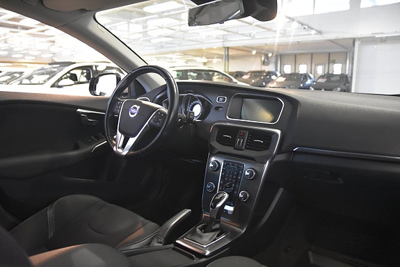 Volvo V40 8 of 13