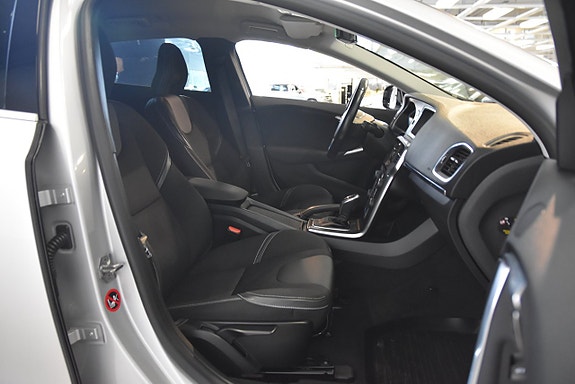 Volvo V40 9 of 13