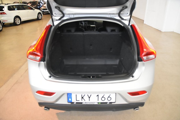 Volvo V40 13 of 13