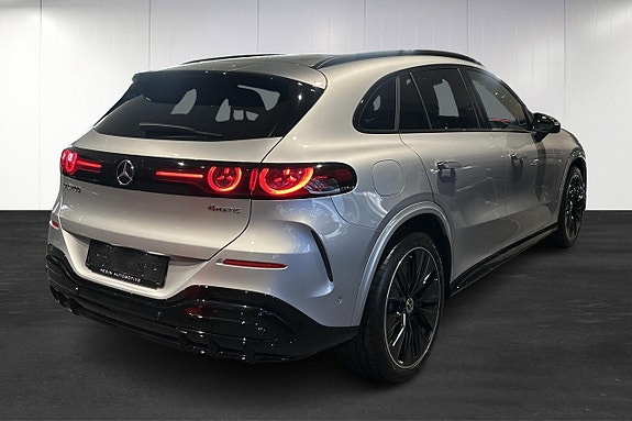 Mercedes-Benz GLC400 4 of 5