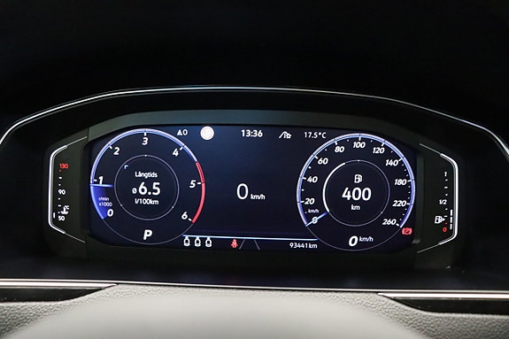 Volkswagen Passat Alltrack 16 of 27