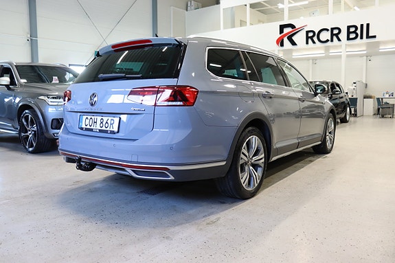 Volkswagen Passat Alltrack 4 of 5