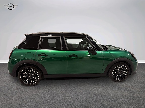 MINI Cooper S 5 of 5