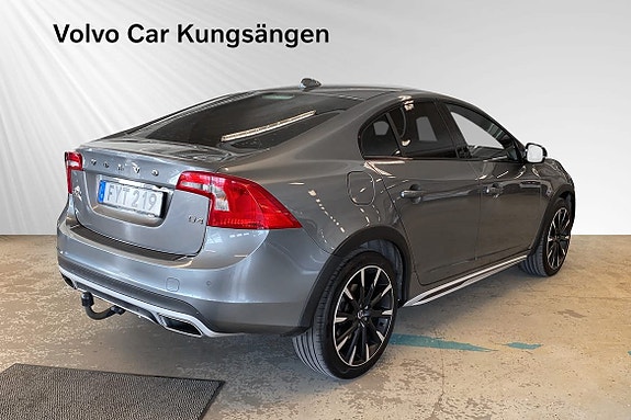 Volvo S60 Cross Country 5 of 5