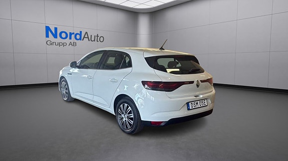 Renault Megane IV 4 of 5