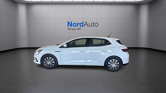 Renault Megane IV 3 of 5