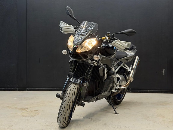 Aprilia RSV 1000 R Tuono 1.0 Akrapovic Låga Mil