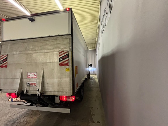 Volkswagen Crafter 5 of 5