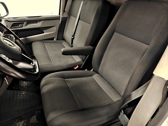 Volkswagen Transporter 10 of 16