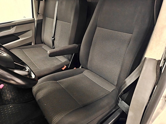Volkswagen Transporter 9 of 16