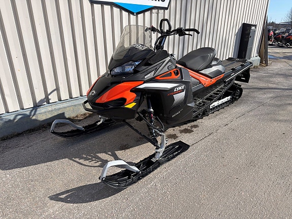 Lynx Xterrain STD 3700 600 Efi Moms! 2 of 4