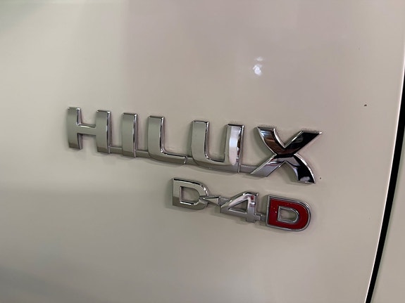 Toyota HiLux 16 of 16