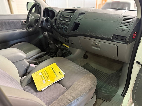Toyota HiLux 15 of 16