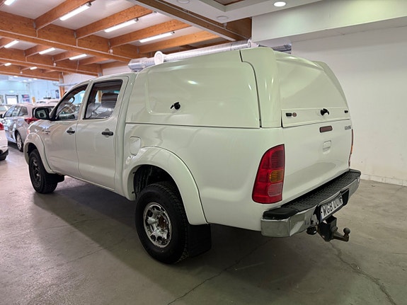 Toyota HiLux 10 of 16