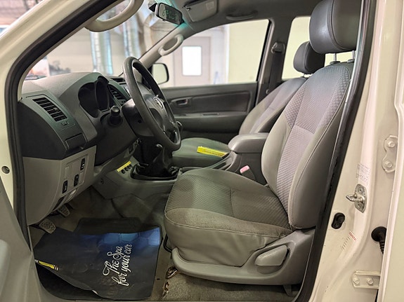 Toyota HiLux 6 of 16