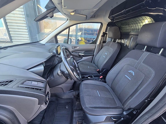 Ford Transit Connect 4 of 5