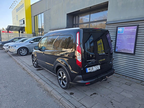 Ford Transit Connect 3 of 5