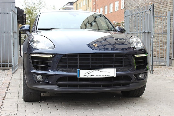 Porsche Macan S 7 of 29