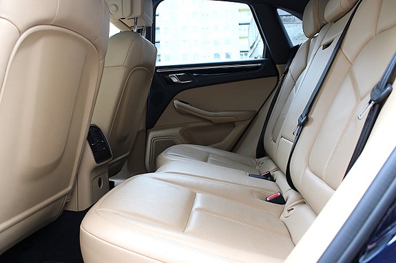 Porsche Macan S 14 of 29