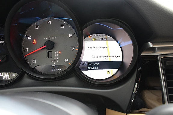 Porsche Macan S 29 of 29