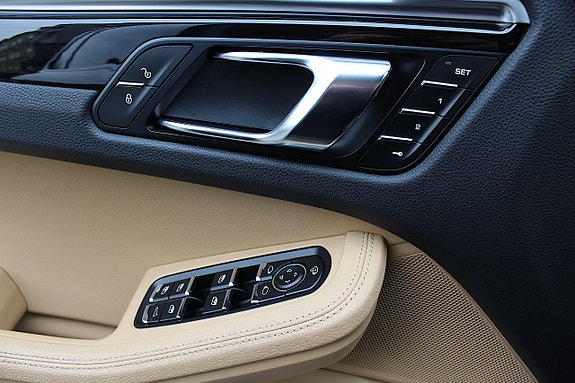 Porsche Macan S 26 of 29