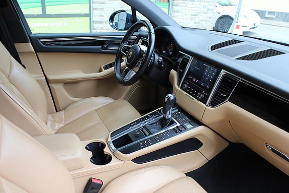 Porsche Macan S 21 of 29