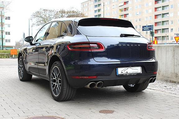Porsche Macan S 2 of 29