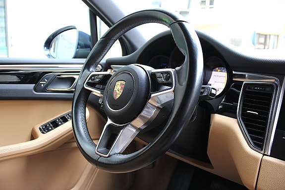 Porsche Macan S 3 of 29