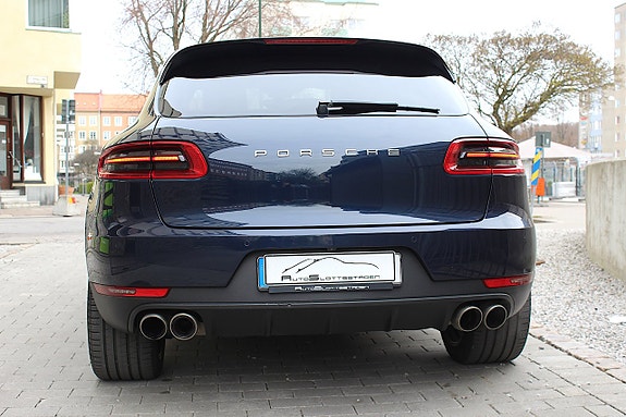 Porsche Macan S 12 of 29
