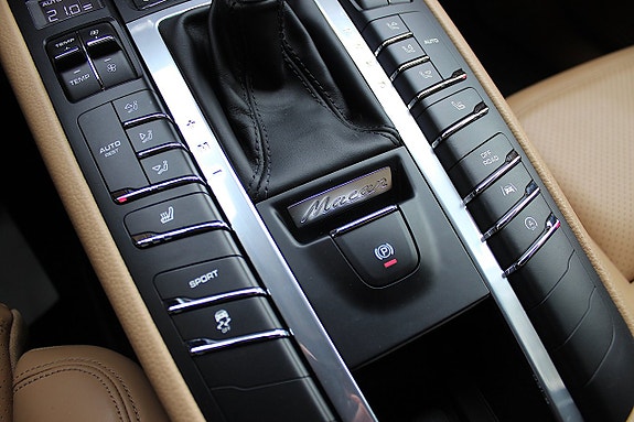 Porsche Macan S 28 of 29