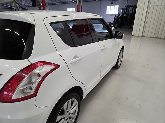 Suzuki Swift 6 of 10