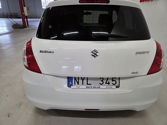 Suzuki Swift 7 of 10