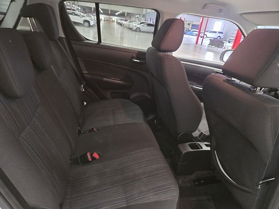 Suzuki Swift 5 of 10