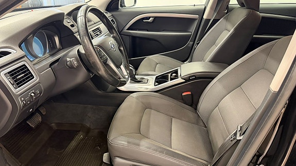 Volvo XC70 11 of 13