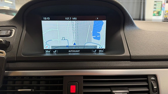 Volvo XC70 12 of 13