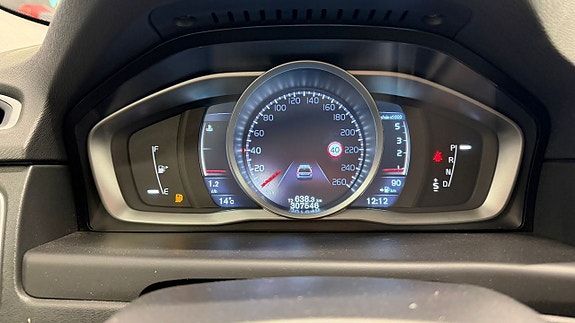 Volvo XC70 13 of 13