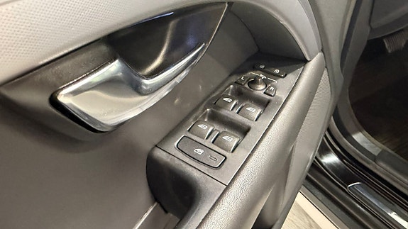 Volvo XC70 10 of 13