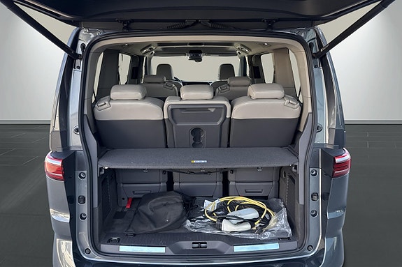 Volkswagen Multivan 17 of 27
