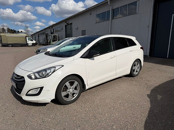 Hyundai i30 3 of 10