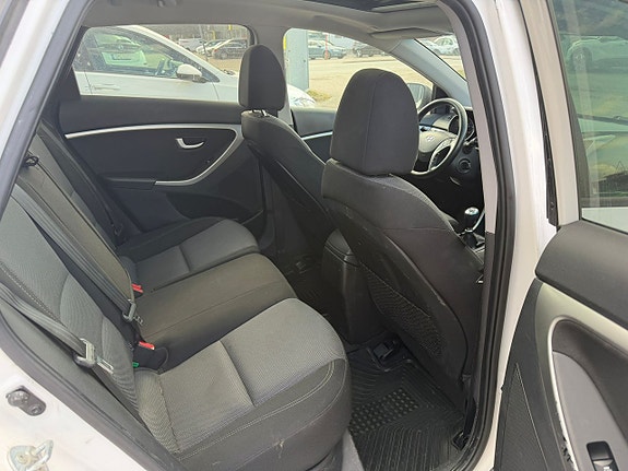 Hyundai i30 8 of 10