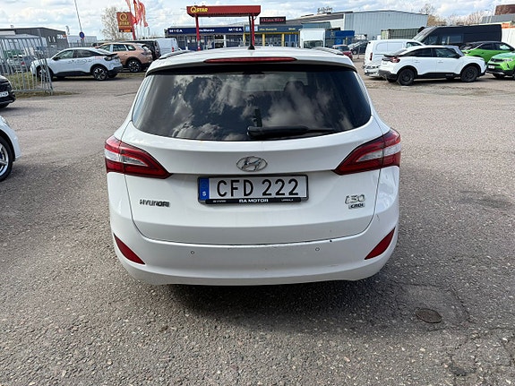 Hyundai i30 4 of 10