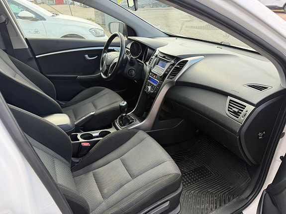 Hyundai i30 6 of 10