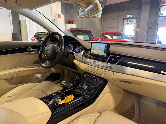 Audi S8 27 of 30