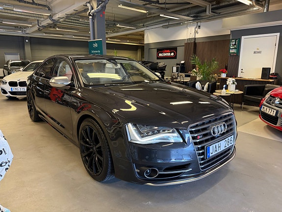 Audi S8 4 of 30