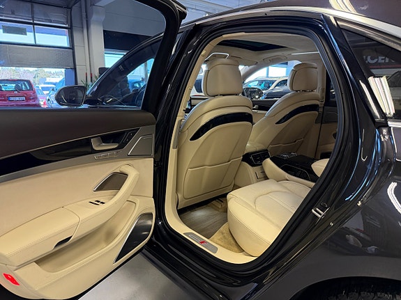 Audi S8 18 of 30