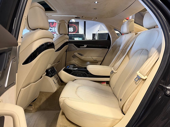Audi S8 21 of 30