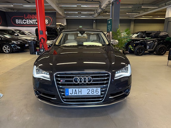 Audi S8 3 of 30
