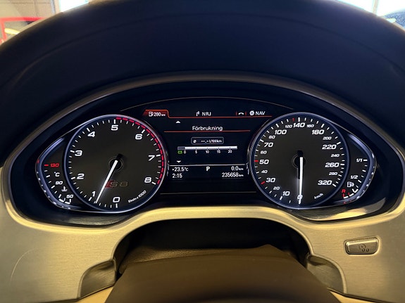 Audi S8 13 of 30