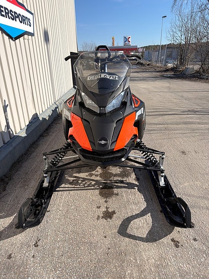 Lynx Xterrain STD 3700 600 Efi Moms! 3 of 4